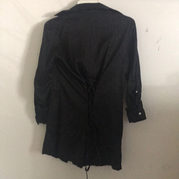 Black T-shirt with caramel tank top - Picture 4 of 6